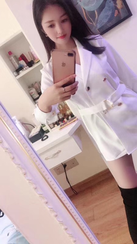 兼职小嫩妹,肤白貌美,颜值控,服务基本没有